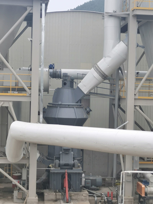 Kundengebundene Kaolin-Schlacken-Schleifmühle in der Produktionsanlage