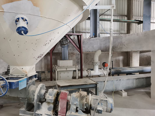 Pneumatische Strahlpumpe für die kontinuierliche Beförderung von Pulvermaterialien mit hohem Wirkungsgrad und geringem Verbrauch